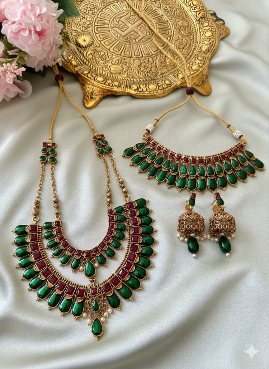 greenn Maroon necklace Image 1